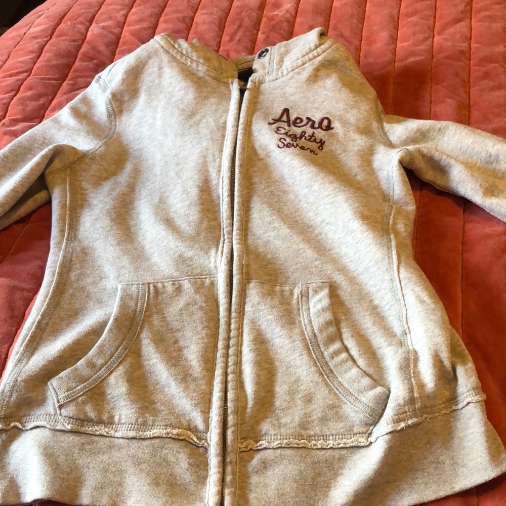Grey sweatshirt
